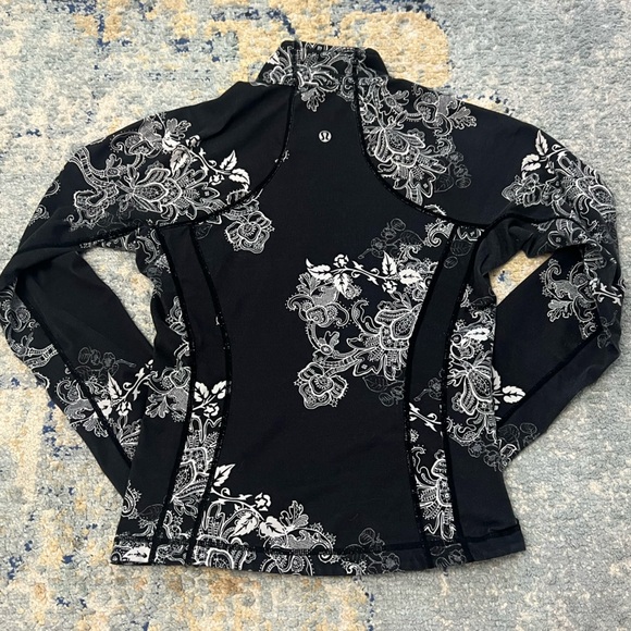 lululemon athletica Black and White Floral full zip jacket - Picture 2 of 5